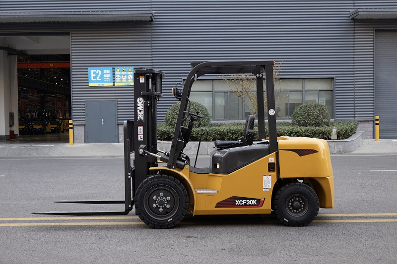 XCMG hot sale XCF-30KT 3 ton diesel forklift truck - Diesel forklift: picture 3 XCMG hot sale XCF-30KT 3 ton diesel forklift truck - Diesel forklift: picture 3