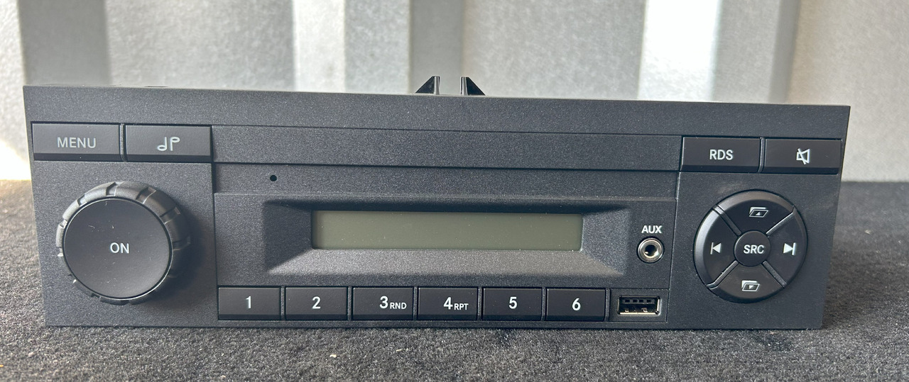 BOSCH CAR RADIO 7620002245 MERCEDES ACTROS A0014461862 NEW ORIGINAL - Cab and interior: picture 1 BOSCH CAR RADIO 7620002245 MERCEDES ACTROS A0014461862 NEW ORIGINAL - Cab and interior: picture 1