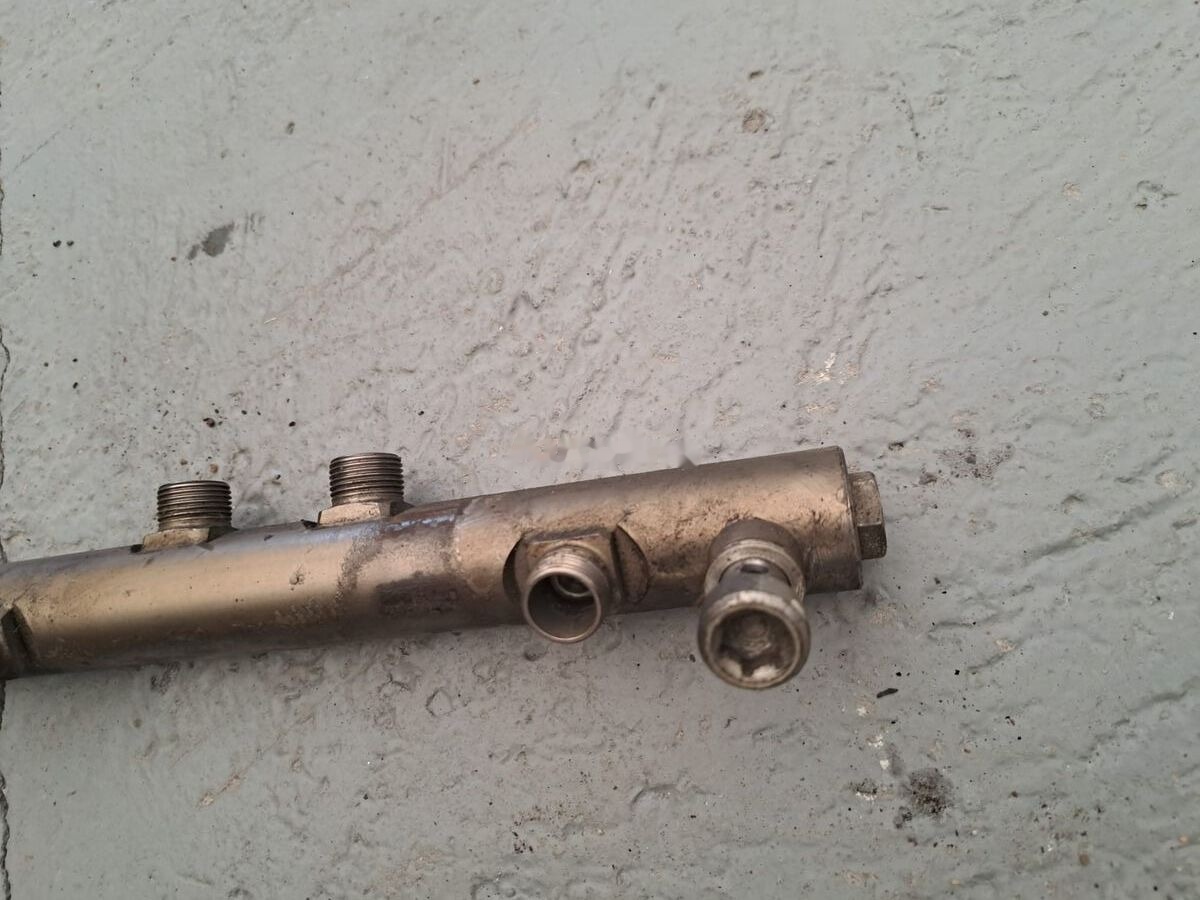 Commonrail pressure pipe Mercedes-Benz ACTROS MP4 A4710780245 Mercedes-Benz ACTROS MP4 truck - Fuel processing/ Fuel delivery for Truck: picture 2 Commonrail pressure pipe Mercedes-Benz ACTROS MP4 A4710780245 Mercedes-Benz ACTROS MP4 truck - Fuel processing/ Fuel delivery for Truck: picture 2