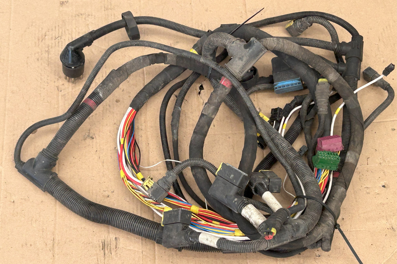DAF XF 106 TRAILER SOCKET ELECTRICAL HARNESS - Cables/ Wire harness: picture 1 DAF XF 106 TRAILER SOCKET ELECTRICAL HARNESS - Cables/ Wire harness: picture 1