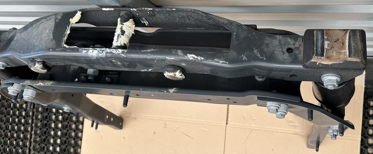 IVECO CABIN SUSPENSION REAR WITH SHOCK ABSORBERS S-WAY BRAND NEW - Cab suspension: picture 1 IVECO CABIN SUSPENSION REAR WITH SHOCK ABSORBERS S-WAY BRAND NEW - Cab suspension: picture 1