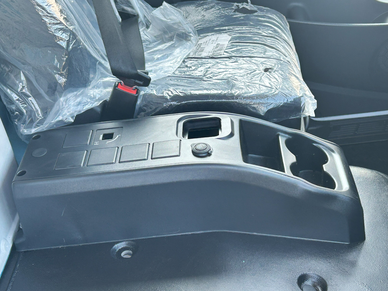 New Cab for Car IVECO Eurocargo 75 DAY cabine Fahrerhaus Cab 2025: picture 28 New Cab for Car IVECO Eurocargo 75 DAY cabine Fahrerhaus Cab 2025: picture 28