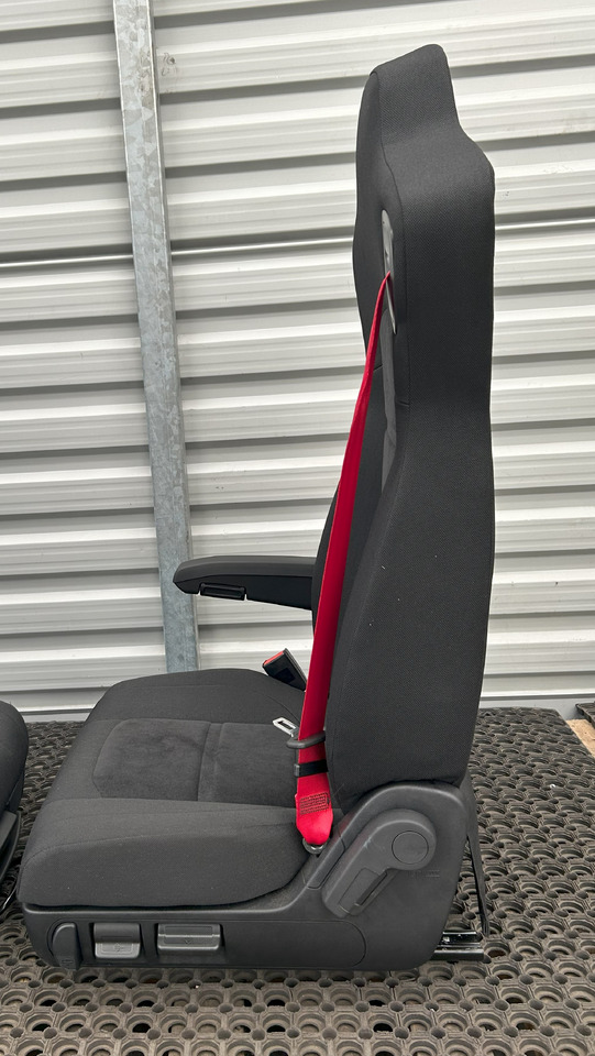 New Seat IVECO NEW SEAT IVECO S-WAY: picture 8 New Seat IVECO NEW SEAT IVECO S-WAY: picture 8