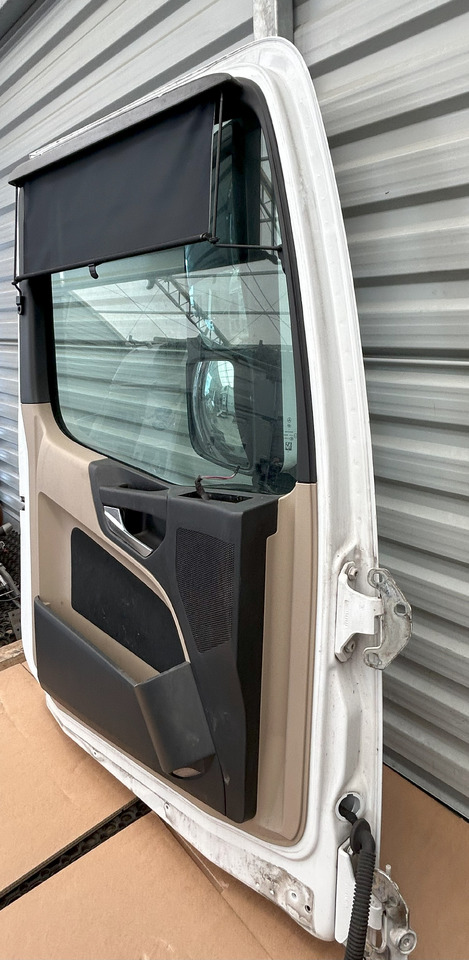 Door and parts MERCEDES ACTROS MP4 DOOR LEFT WITH MIRROR: picture 9