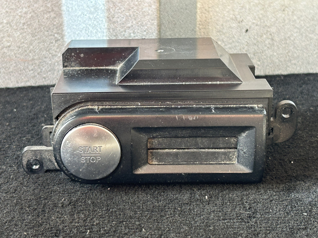 MERCEDES-BENZ ACTROS MP4 START/STOP IGNITION SWITCH - Dashboard for Truck: picture 1 MERCEDES-BENZ ACTROS MP4 START/STOP IGNITION SWITCH - Dashboard for Truck: picture 1