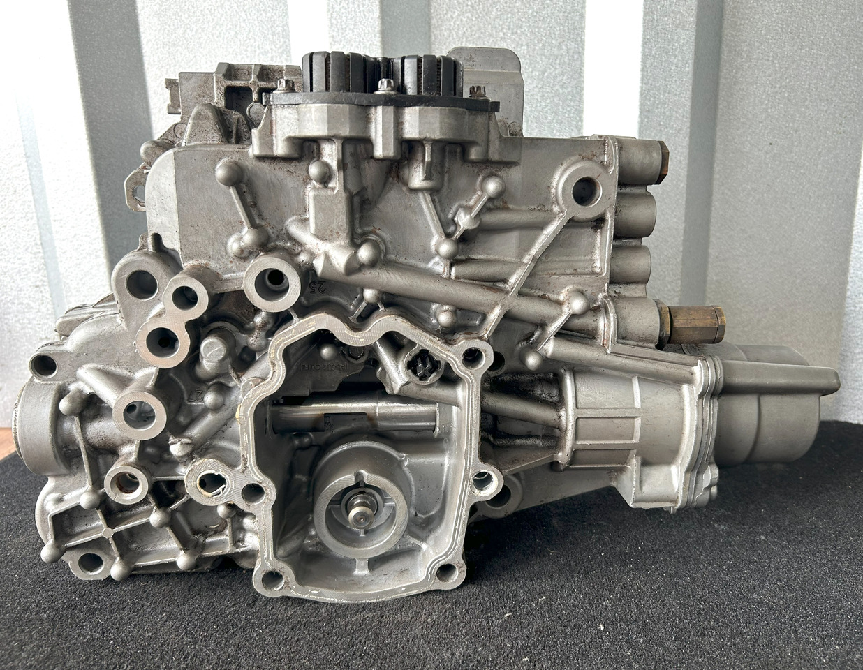 MERCEDES WYBIERAK SKRZYNI BIEGÓW ACTROS MP4 A6912604863 with the controller - Gearbox for Truck: picture 2 MERCEDES WYBIERAK SKRZYNI BIEGÓW ACTROS MP4 A6912604863 with the controller - Gearbox for Truck: picture 2