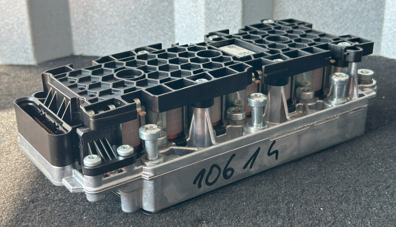 ZF DAF XF 106 530 TRAXON ZF VALVE BLOCK - ECU for Truck: picture 1 ZF DAF XF 106 530 TRAXON ZF VALVE BLOCK - ECU for Truck: picture 1