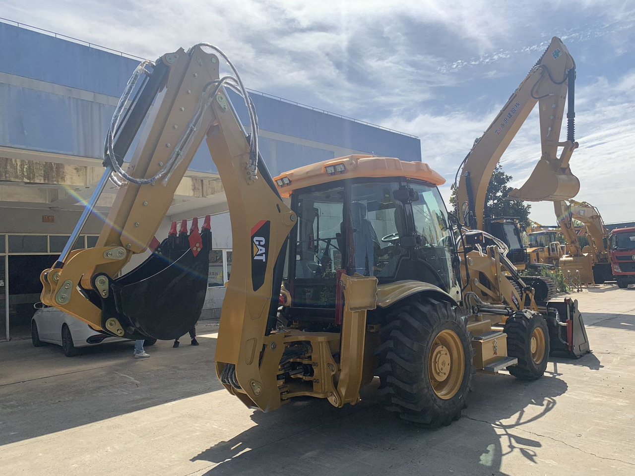 CATERPILLAR 2026 Year New CAT 420F Backhoe Loader – Cummins QSB4.5 Engine, 110 HP, 4.36m Dig Depth - Backhoe loader: picture 4 CATERPILLAR 2026 Year New CAT 420F Backhoe Loader – Cummins QSB4.5 Engine, 110 HP, 4.36m Dig Depth - Backhoe loader: picture 4