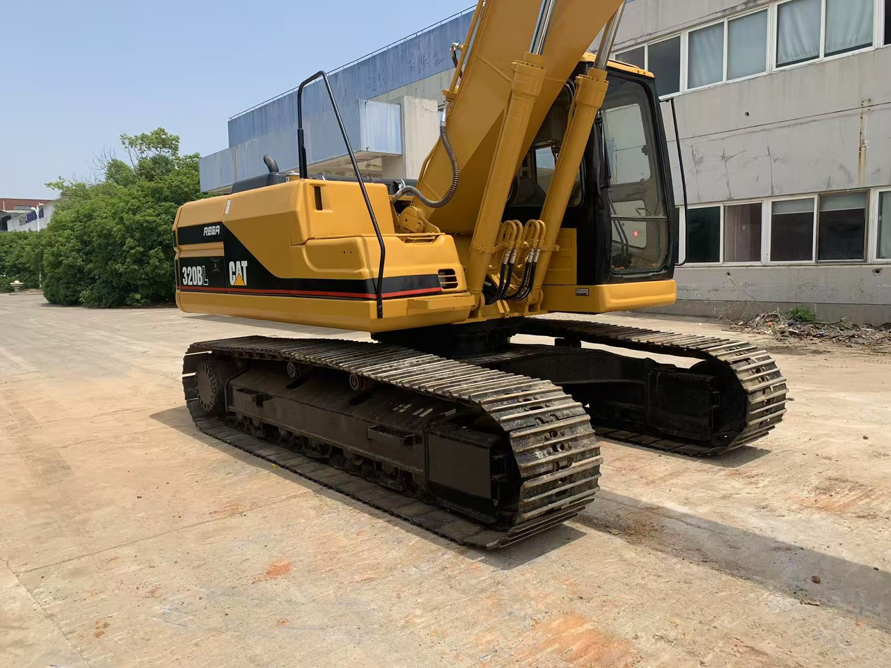 CATERPILLAR 320B, 320BL Secondhand Excavator Made in Japan - Crawler excavator: picture 4 CATERPILLAR 320B, 320BL Secondhand Excavator Made in Japan - Crawler excavator: picture 4