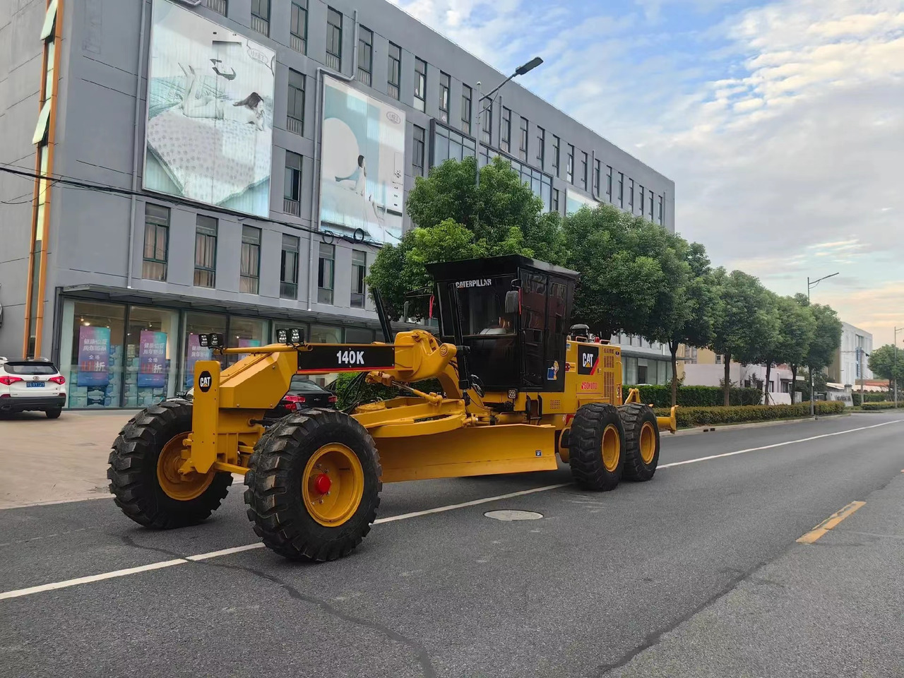 Caterpillar 140K Motor Grader Road Construction Machine - Grader: picture 1 Caterpillar 140K Motor Grader Road Construction Machine - Grader: picture 1