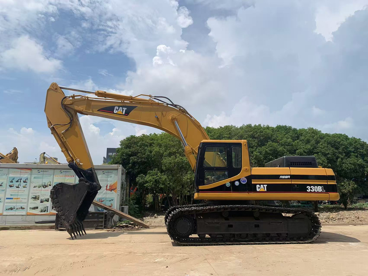Caterpillar 30 ton Mining Excavator CAT 330B, 330BL - Crawler excavator: picture 1 Caterpillar 30 ton Mining Excavator CAT 330B, 330BL - Crawler excavator: picture 1