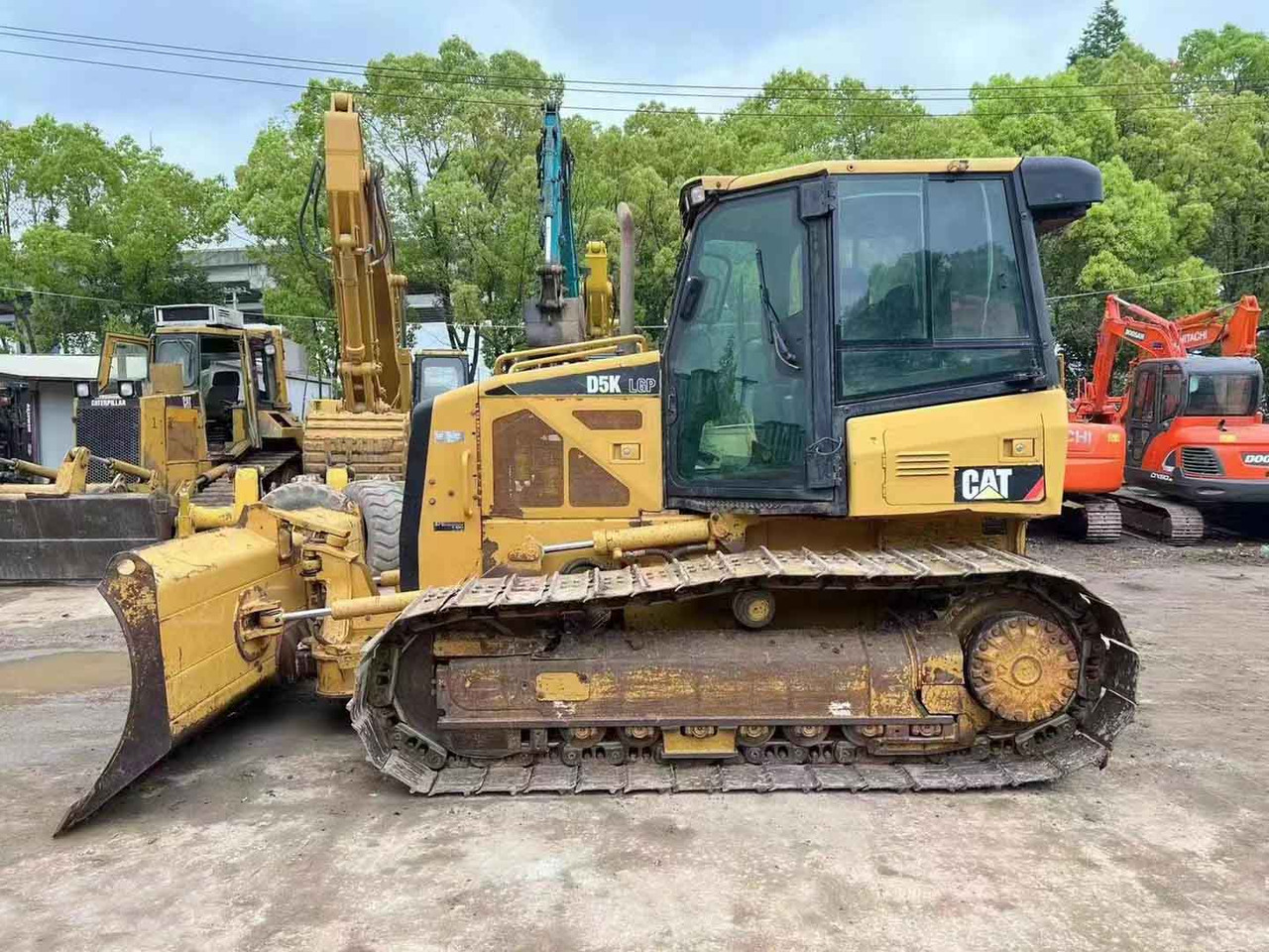 Caterpillar Bulldozer Used Condition CAT D5K LGP Original Color - Bulldozer: picture 1 Caterpillar Bulldozer Used Condition CAT D5K LGP Original Color - Bulldozer: picture 1