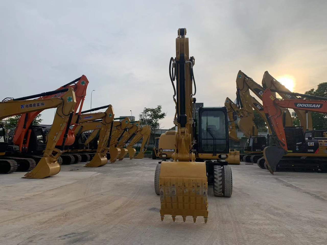 Caterpillar M315D Wheel Excavator Moving by Tires - Wheel excavator: picture 5 Caterpillar M315D Wheel Excavator Moving by Tires - Wheel excavator: picture 5
