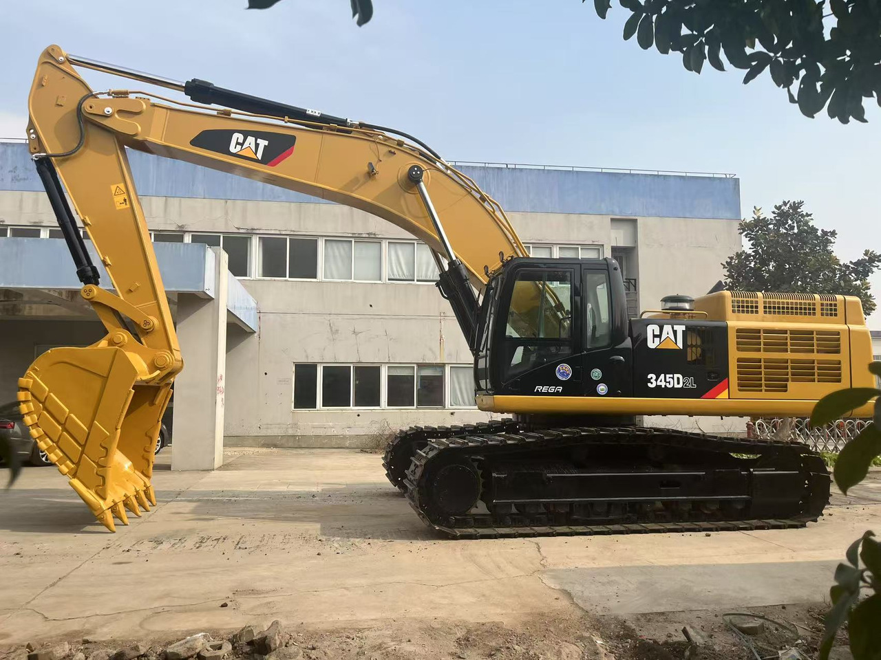 Caterpillar Used Excavator Original Caterpillar Japan CAT 345D Located in Shanghai, China - Crawler excavator: picture 4 Caterpillar Used Excavator Original Caterpillar Japan CAT 345D Located in Shanghai, China - Crawler excavator: picture 4