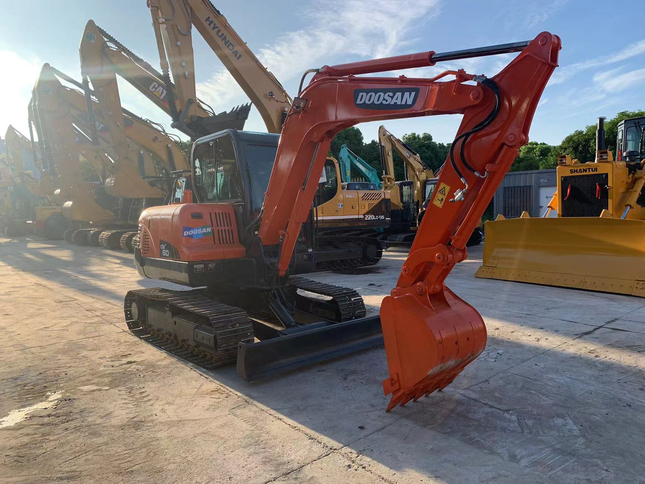 Doosan Doosan Excavator DX60 Yanmar Engine, 37.9 kW (51 HP) Engine, 0.21 m³ Bucket Capacity, 5,700 kg Operating Weight & Dimensions - Mini excavator: picture 5 Doosan Doosan Excavator DX60 Yanmar Engine, 37.9 kW (51 HP) Engine, 0.21 m³ Bucket Capacity, 5,700 kg Operating Weight & Dimensions - Mini excavator: picture 5