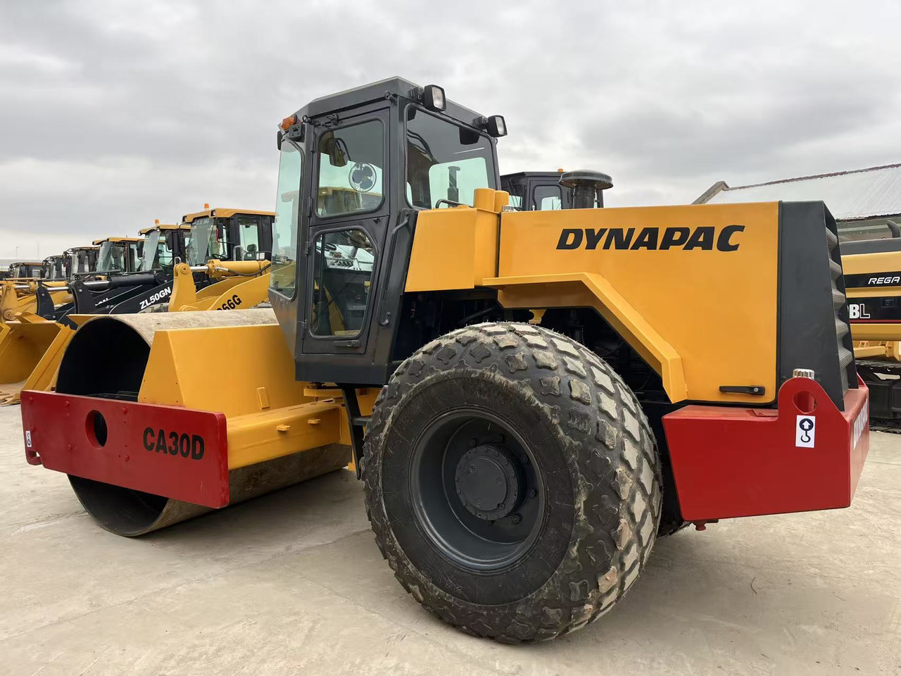 Dynapac Vibratory Road roller CA30D, CA25D Good Price on Sale - Road roller: picture 1 Dynapac Vibratory Road roller CA30D, CA25D Good Price on Sale - Road roller: picture 1