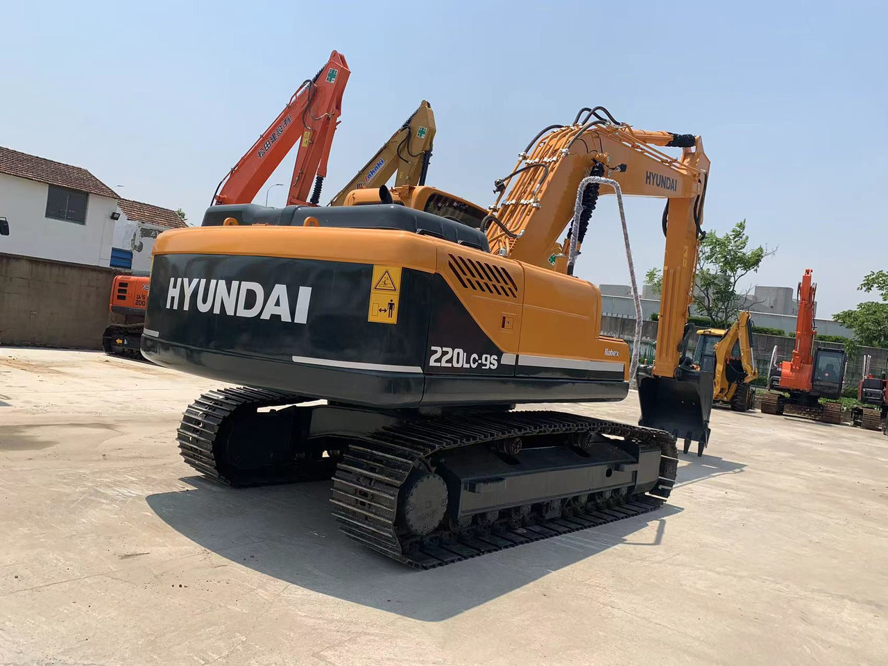 Hyundai 22 ton Excavator 220LC-9S Good Condition Construction Machine - Crawler excavator: picture 4 Hyundai 22 ton Excavator 220LC-9S Good Condition Construction Machine - Crawler excavator: picture 4