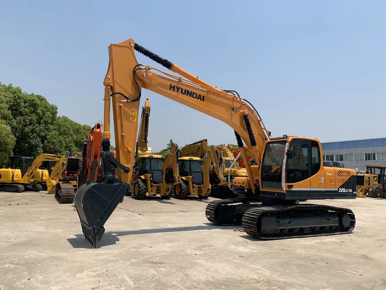 Hyundai 22 ton Excavator 220LC-9S Good Condition Construction Machine - Crawler excavator: picture 1 Hyundai 22 ton Excavator 220LC-9S Good Condition Construction Machine - Crawler excavator: picture 1