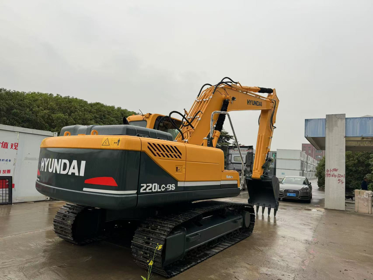 Hyundai 220LC-9S Good Price Used Korea Excavator - Crawler excavator: picture 5 Hyundai 220LC-9S Good Price Used Korea Excavator - Crawler excavator: picture 5