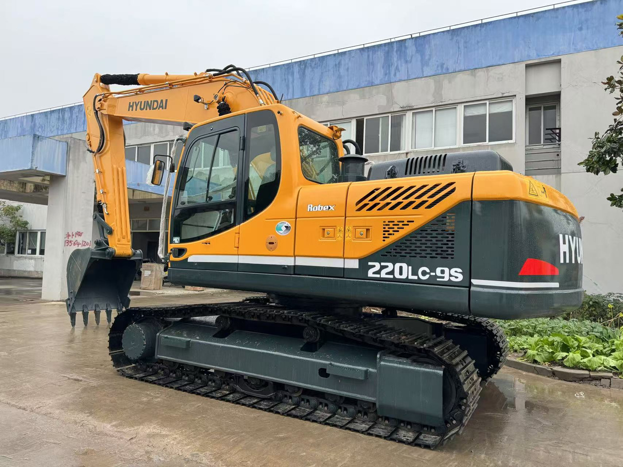 Hyundai 220LC-9S Good Price Used Korea Excavator - Crawler excavator: picture 4 Hyundai 220LC-9S Good Price Used Korea Excavator - Crawler excavator: picture 4