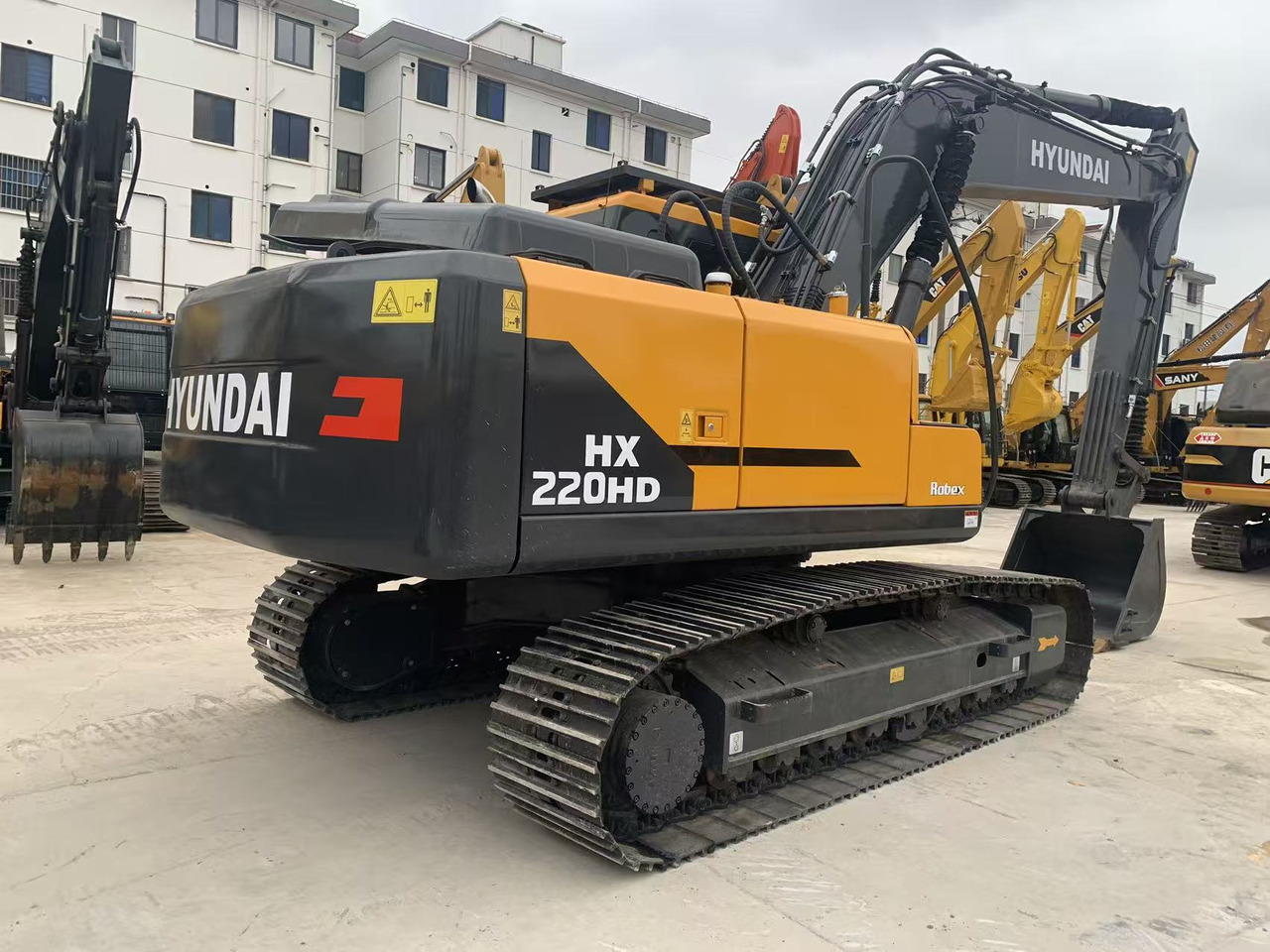 Hyundai HX220HD Good Price Secondhand 22 ton Excavator - Crawler excavator: picture 5 Hyundai HX220HD Good Price Secondhand 22 ton Excavator - Crawler excavator: picture 5
