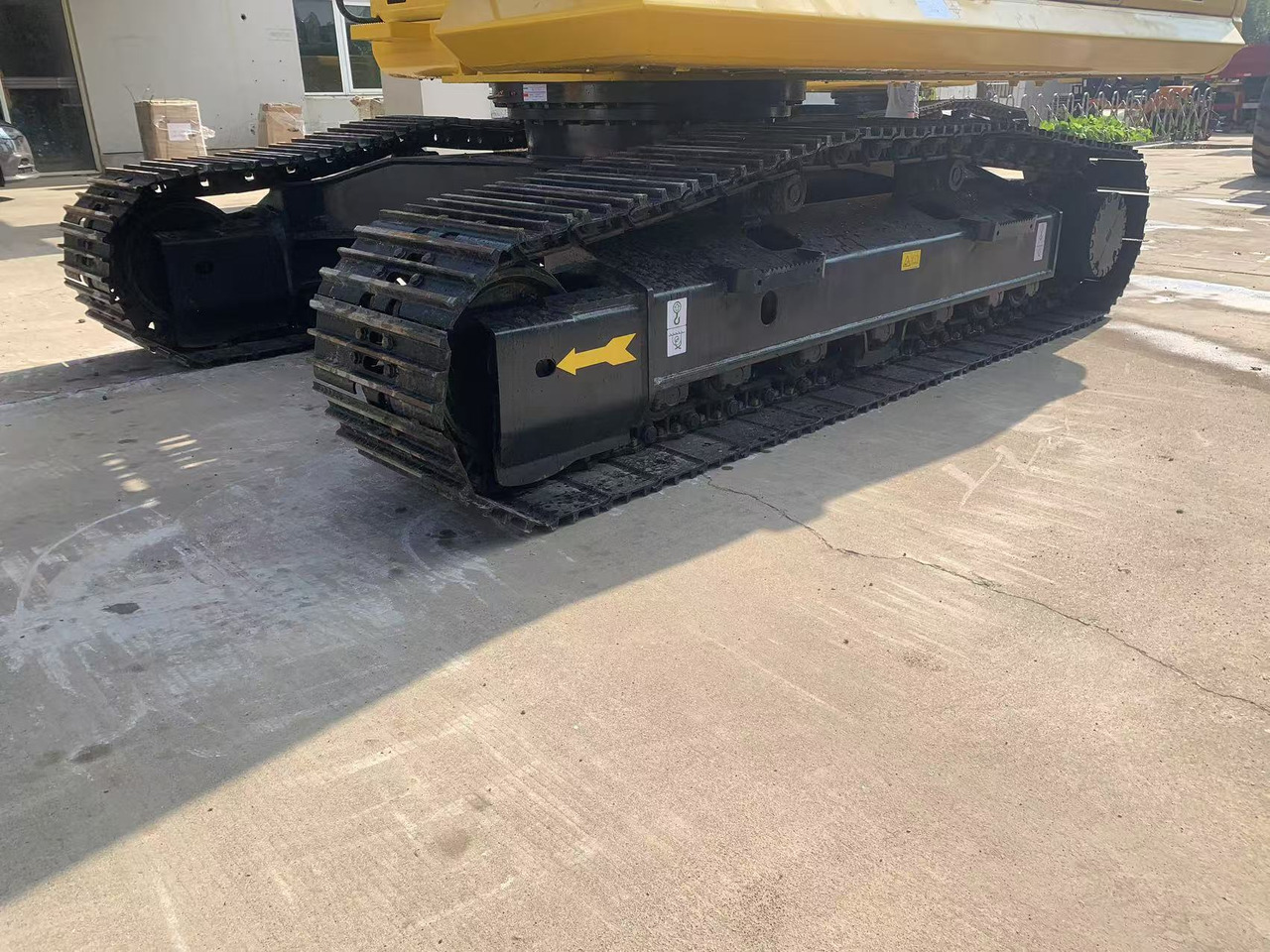 Komatsu Excavator PC200, PC210, PC220 Japan Origin Construction Machine - Crawler excavator: picture 4 Komatsu Excavator PC200, PC210, PC220 Japan Origin Construction Machine - Crawler excavator: picture 4