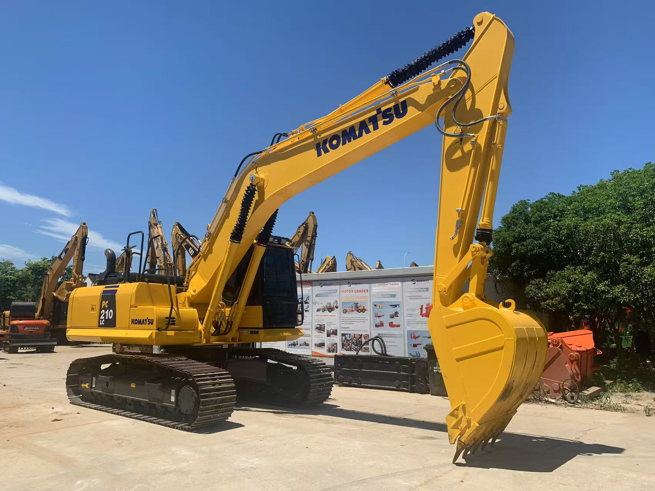 Komatsu PC210 Tracked Excavator 21 ton Construction Excavator - Crawler excavator: picture 2 Komatsu PC210 Tracked Excavator 21 ton Construction Excavator - Crawler excavator: picture 2