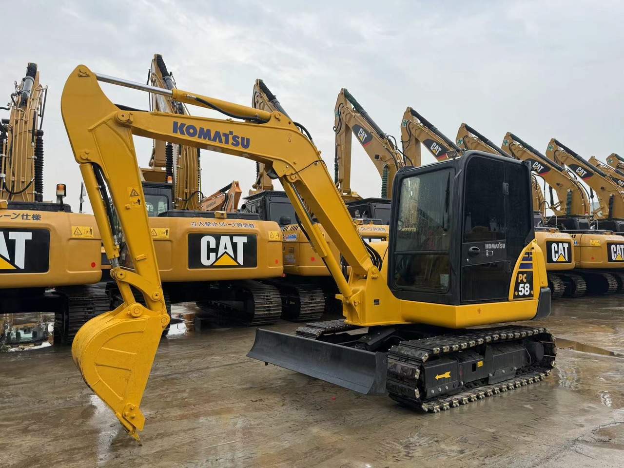 Komatsu PC58, PC56, PC55 Small Excavator With Rubber Tracks - Crawler excavator: picture 3 Komatsu PC58, PC56, PC55 Small Excavator With Rubber Tracks - Crawler excavator: picture 3