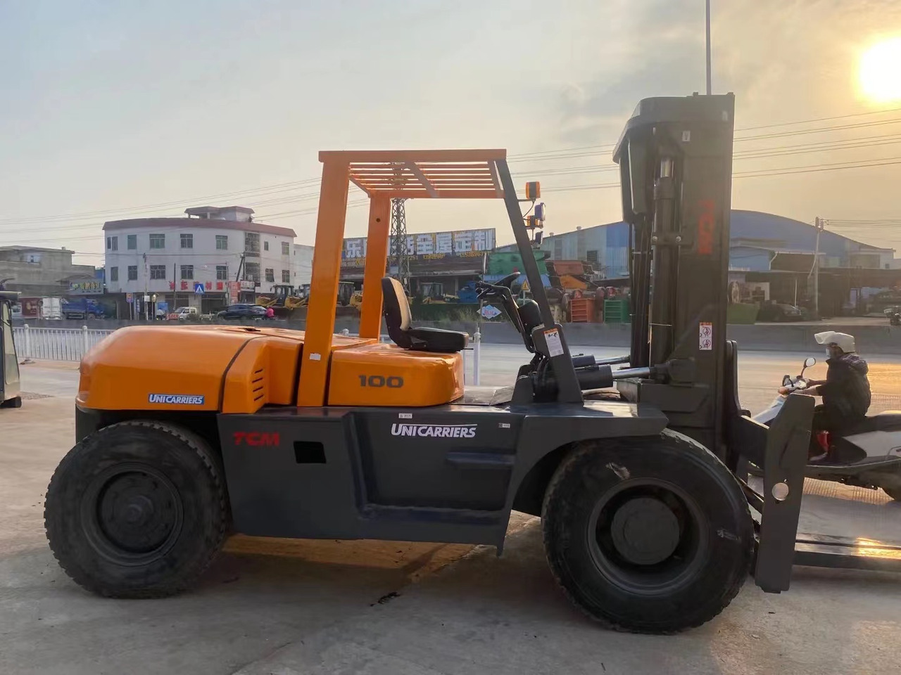 TCM FD100 Forklift Good Price Secondhand 10 ton Forklift Machine - Diesel forklift: picture 2 TCM FD100 Forklift Good Price Secondhand 10 ton Forklift Machine - Diesel forklift: picture 2