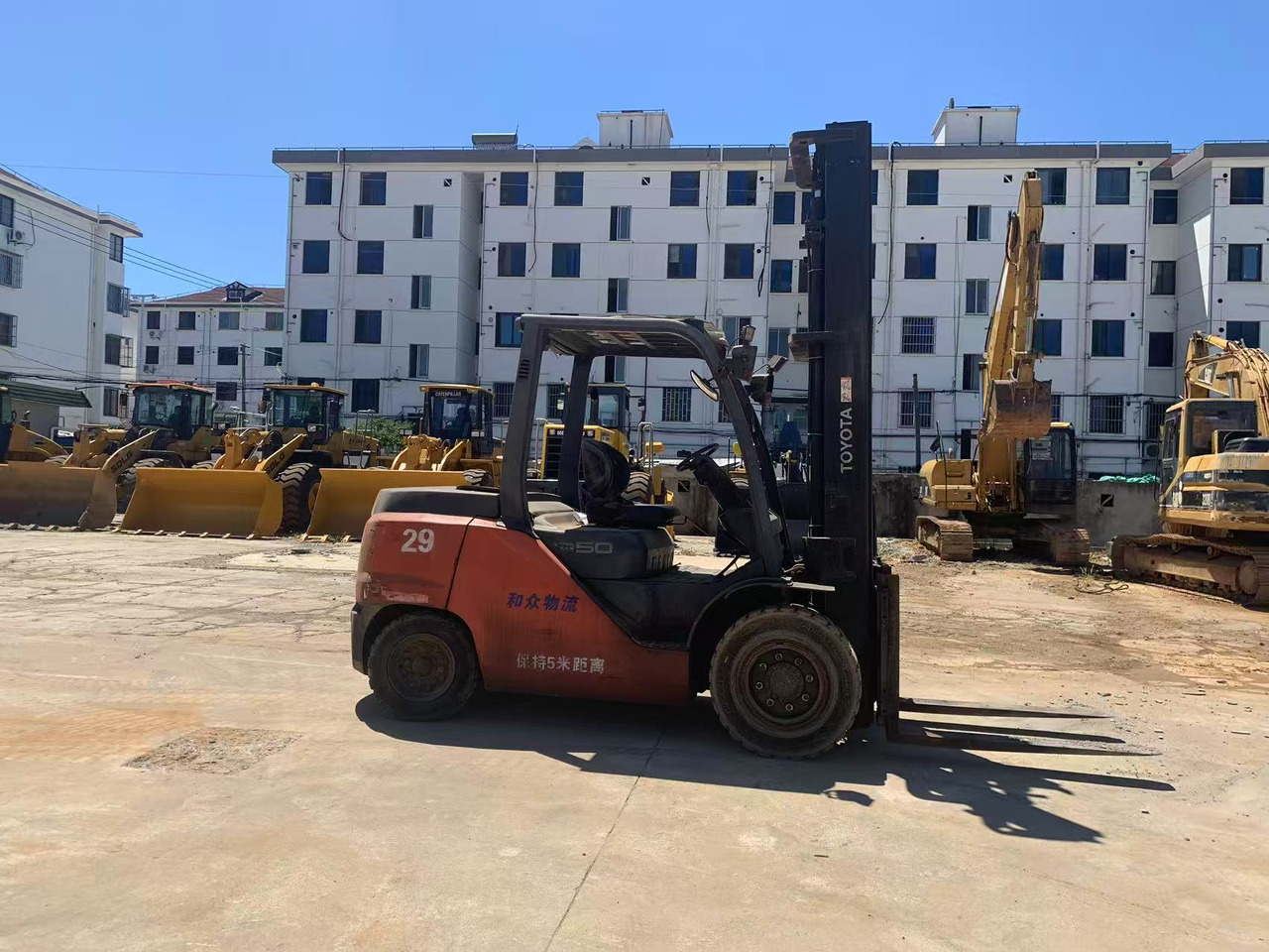 Toyota FD50 Forklift Original Color Japan Forklift with High Mast - Diesel forklift: picture 3 Toyota FD50 Forklift Original Color Japan Forklift with High Mast - Diesel forklift: picture 3