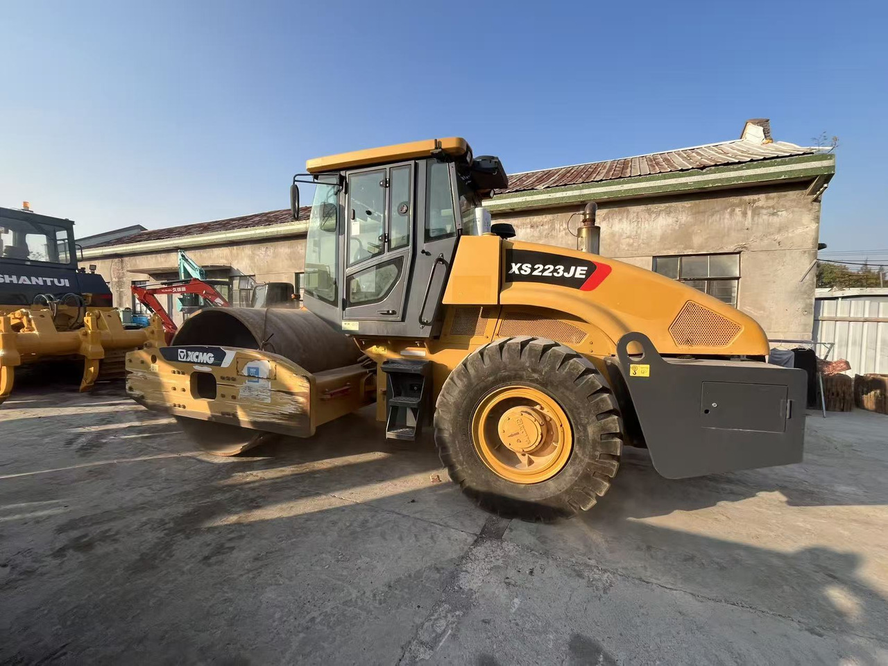 XCMG Used Road Roller XCMG XS223J for Sale - Road roller: picture 1 XCMG Used Road Roller XCMG XS223J for Sale - Road roller: picture 1