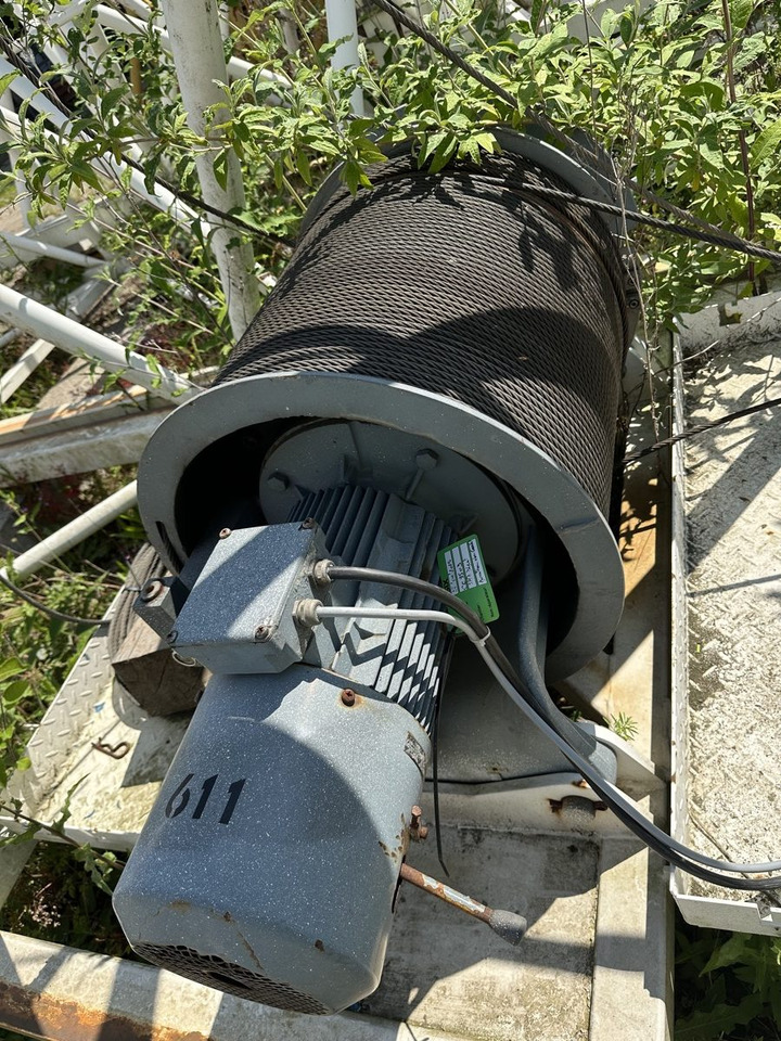 LIEBHERR 280 EC-H 12 Litronic slewing part - Crane: picture 4 LIEBHERR 280 EC-H 12 Litronic slewing part - Crane: picture 4