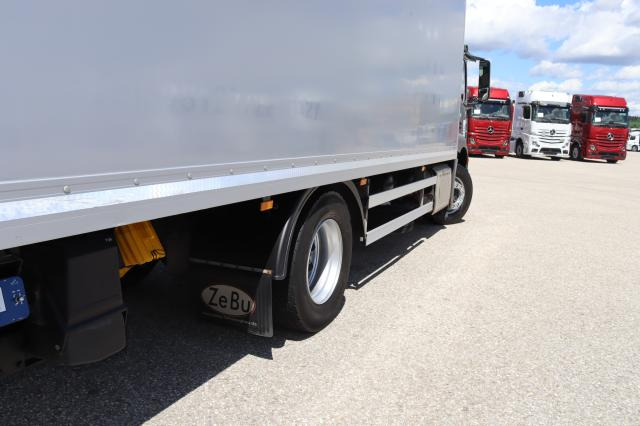 Mercedes-Benz Antos 1833 L - Box truck: picture 5 Mercedes-Benz Antos 1833 L - Box truck: picture 5