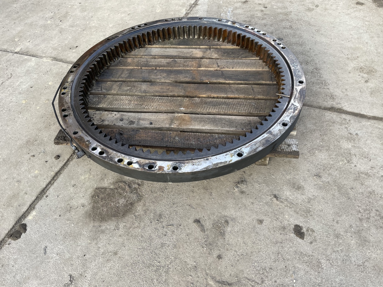 KOMATSU PC 228 - Slewing ring for Excavator: picture 4 KOMATSU PC 228 - Slewing ring for Excavator: picture 4