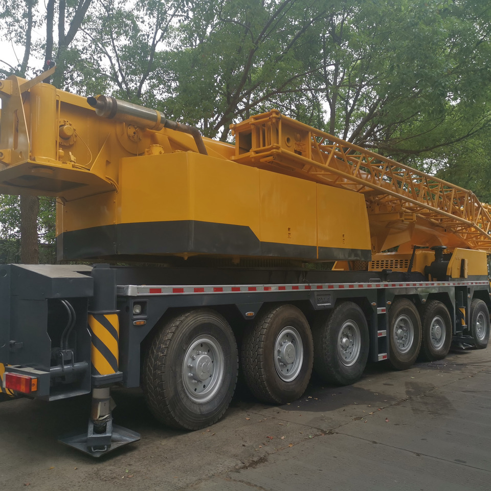 XCMG QY180 - Mobile crane: picture 2 XCMG QY180 - Mobile crane: picture 2
