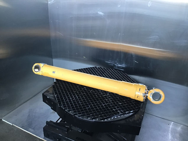 Liebherr A934C Li / A934C Li EDC / LH50 M - Hydraulic cylinder: picture 1 Liebherr A934C Li / A934C Li EDC / LH50 M - Hydraulic cylinder: picture 1