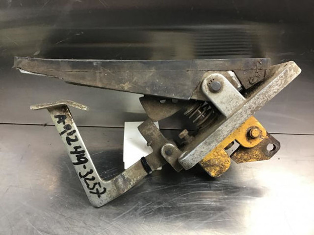 Liebherr Brake Pedal - Pedal: picture 2 Liebherr Brake Pedal - Pedal: picture 2