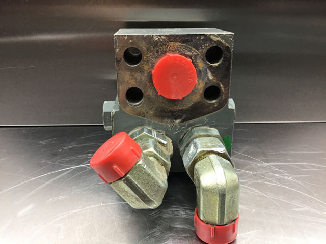 Liebherr Bypass Valve - Valve: picture 1 Liebherr Bypass Valve - Valve: picture 1