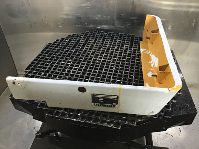 Liebherr Cover Rotating Deck - Bumper: picture 1 Liebherr Cover Rotating Deck - Bumper: picture 1