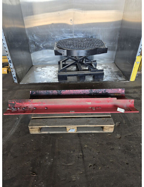 Liebherr Covering right - Bumper: picture 4 Liebherr Covering right - Bumper: picture 4