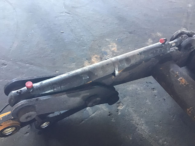 Liebherr Cylinder - Tiltrotator for Construction machinery: picture 1 Liebherr Cylinder - Tiltrotator for Construction machinery: picture 1