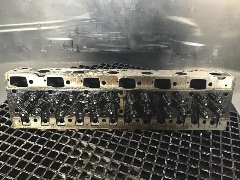 Liebherr Cylinderhead - Cylinder block: picture 1 Liebherr Cylinderhead - Cylinder block: picture 1
