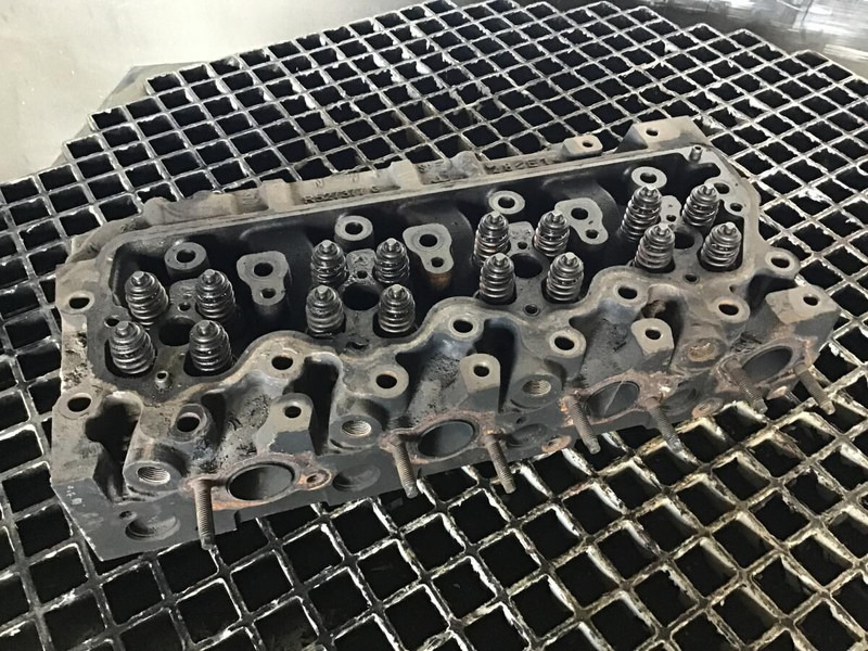 Liebherr Cylinderhead - Cylinder block: picture 3 Liebherr Cylinderhead - Cylinder block: picture 3