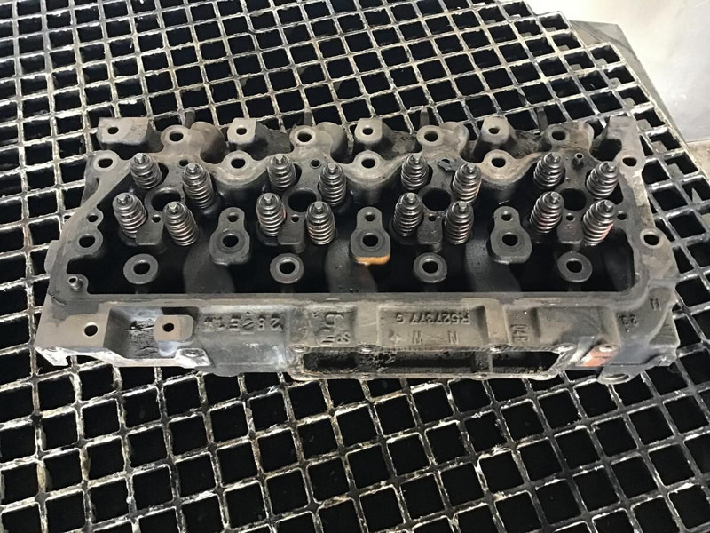 Liebherr Cylinderhead - Cylinder block: picture 1 Liebherr Cylinderhead - Cylinder block: picture 1