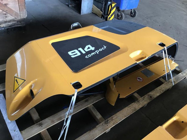 Liebherr Engine Bonnet - Hood: picture 1 Liebherr Engine Bonnet - Hood: picture 1