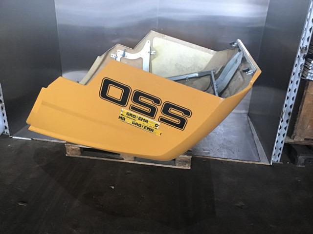 Liebherr Engine Hood - Bumper: picture 2 Liebherr Engine Hood - Bumper: picture 2