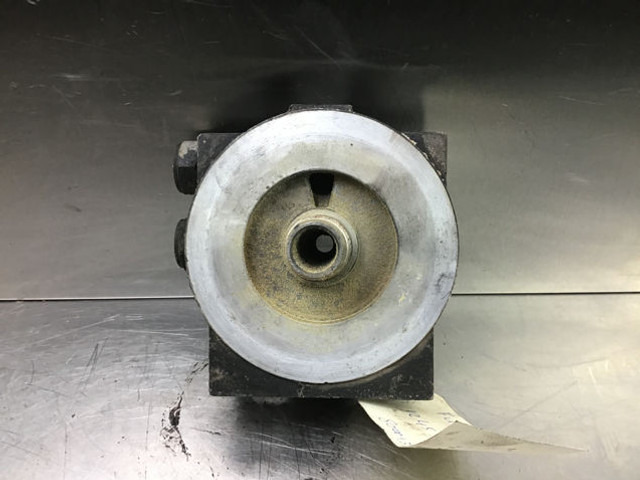 Liebherr Filter Head - Engine and parts: picture 1 Liebherr Filter Head - Engine and parts: picture 1