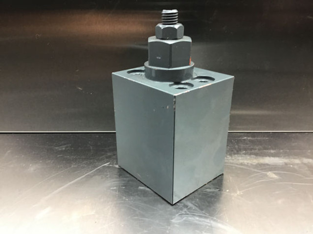 Liebherr Flow Regulating Check Valve - Engine and parts: picture 2 Liebherr Flow Regulating Check Valve - Engine and parts: picture 2