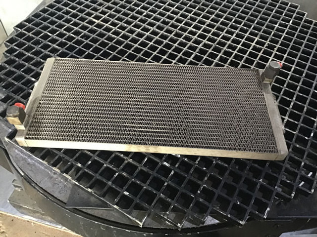 Liebherr Fuel Cooler - Oil cooler: picture 1 Liebherr Fuel Cooler - Oil cooler: picture 1