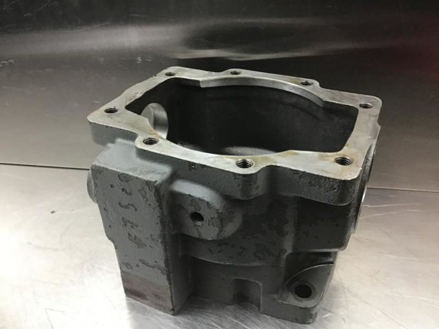 Liebherr Housing LPVD107 - Engine mount: picture 1 Liebherr Housing LPVD107 - Engine mount: picture 1